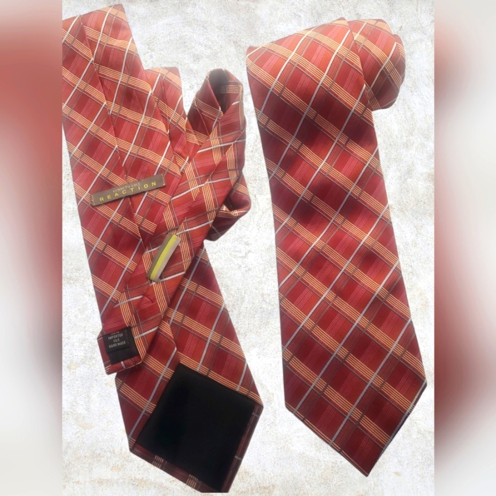 Kenneth Cole Reaction 100% Imported Silk Tie - EUC
